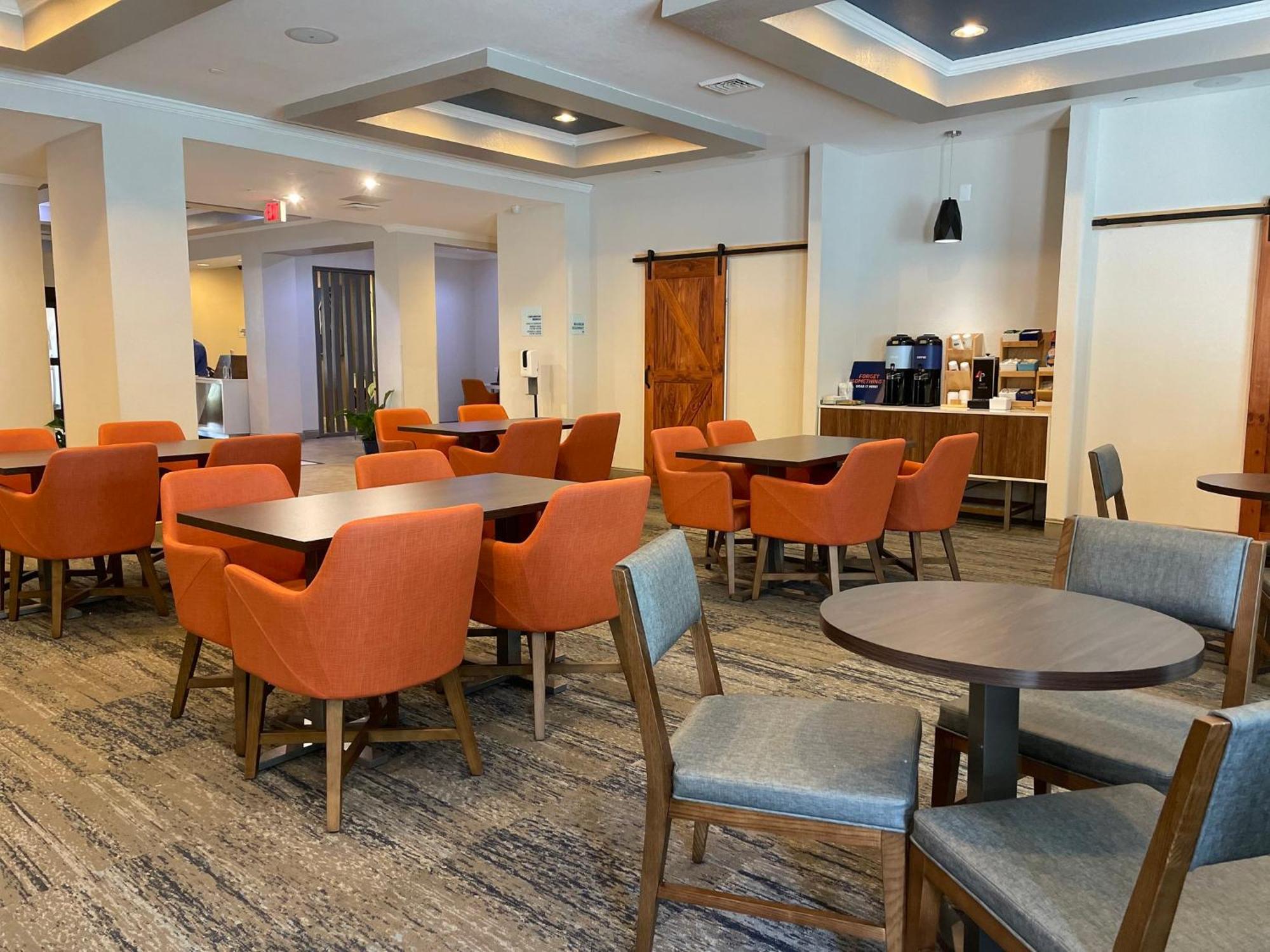 Holiday Inn Express And Suites Montgomery By Ihg Dış mekan fotoğraf